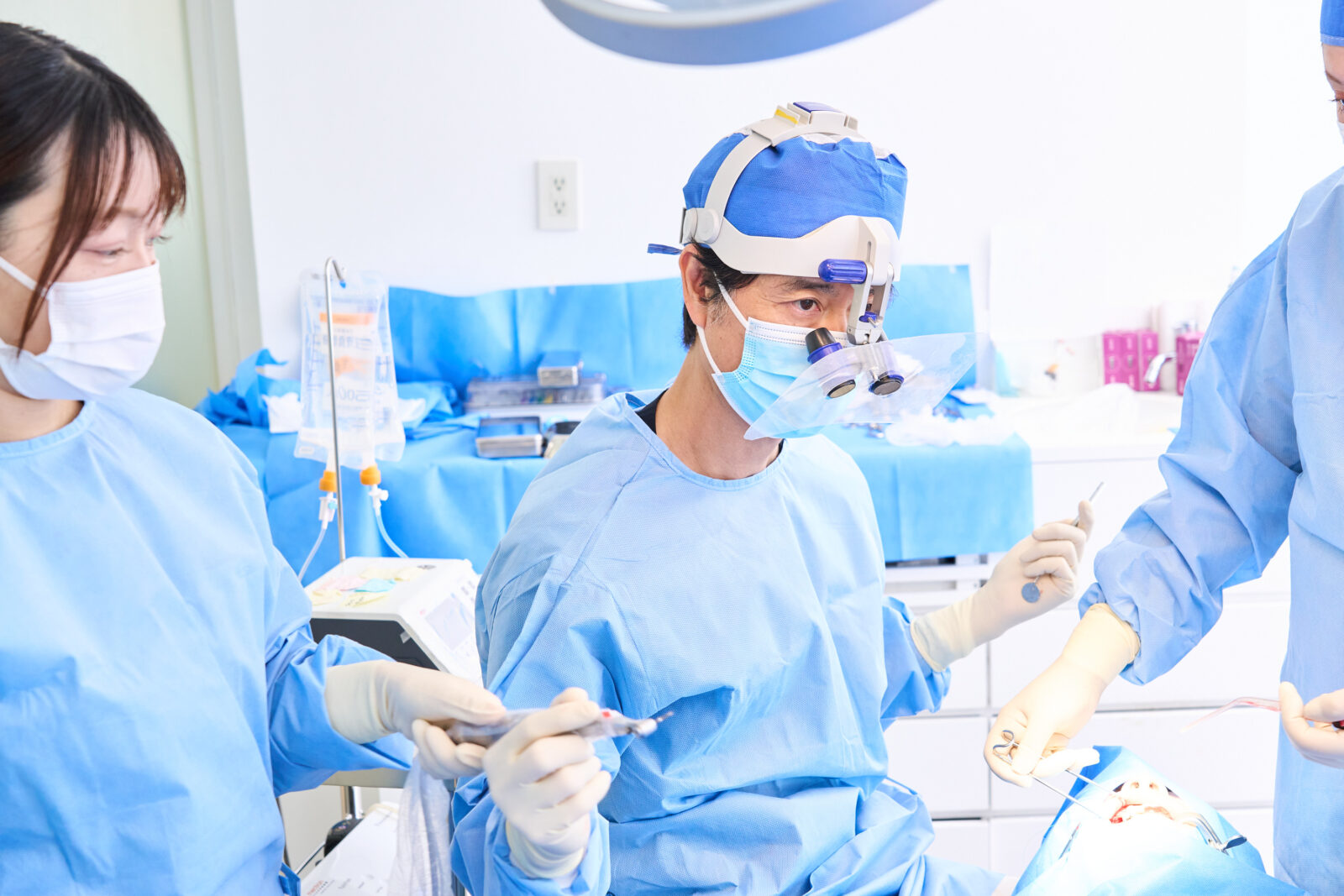 顎の骨を増やす「再生療法」